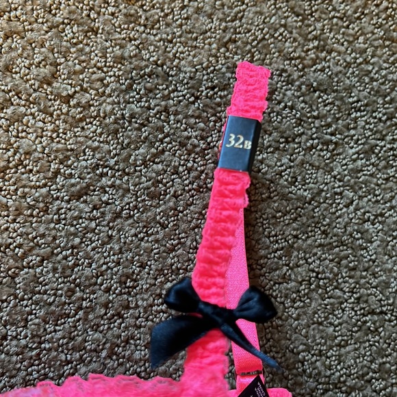 Bright Pink and Floral Victoria Secret Very Sexy Bra - Picture 6 of 10